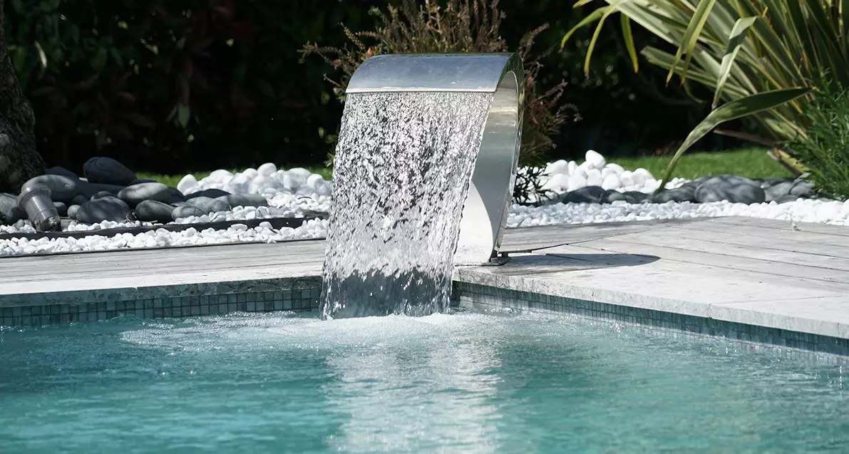 Notre processus d’installation de cascade piscine