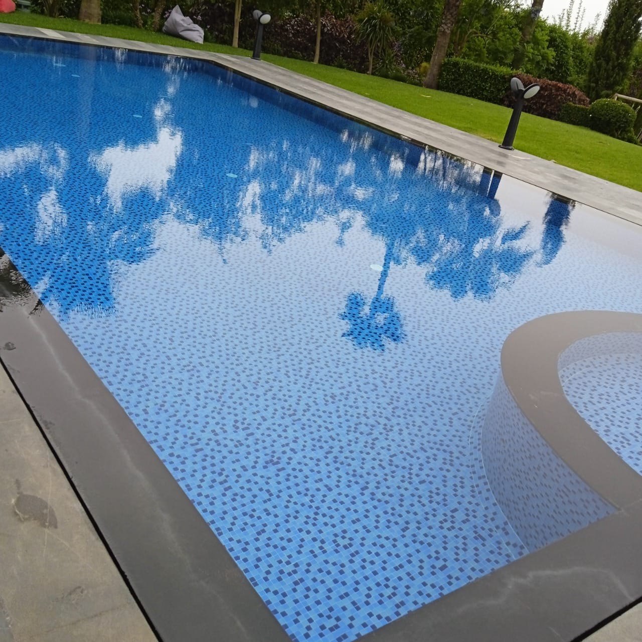 Une détection de fuite piscine précise pour éviter les dégâts