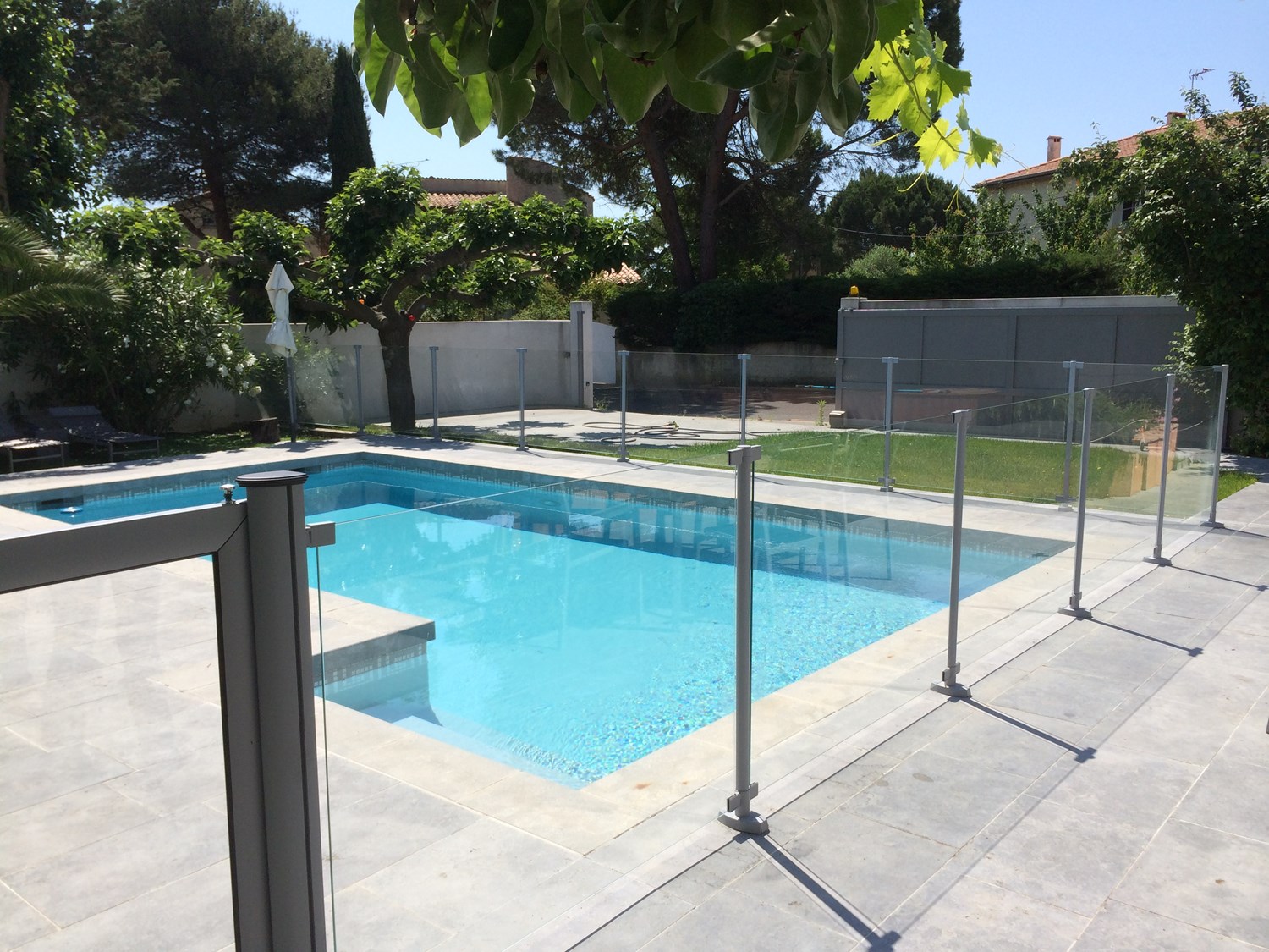 Pourquoi choisir une barrière piscine Rabat pour votre propriété ?