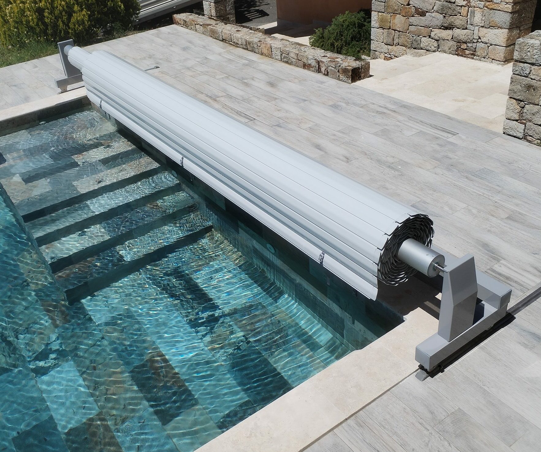 Pourquoi opter pour un volet roulant piscine Rabat ?